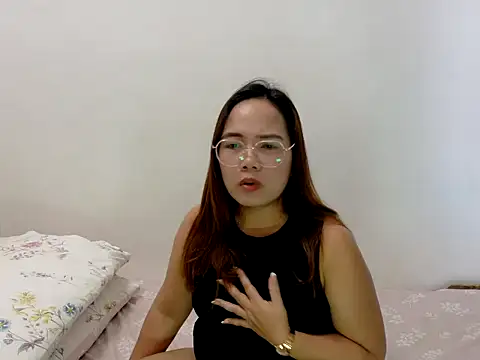 BURBERRY69 online show from 06-26-26, 07:46