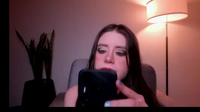 Snapshot of HazelKush chatting on 05-20-26, 11:11 HazelKush online show from 05-20-26, 11:11