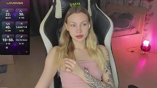 BiMolly online show from 03-19-25, 04:14