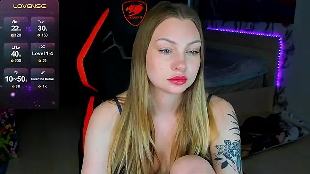 BiMolly online show from 03-18-26, 04:04