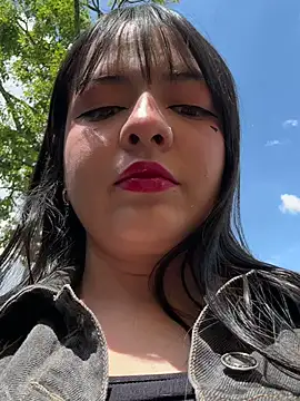 Elle online show from 01-29-25, 05:13