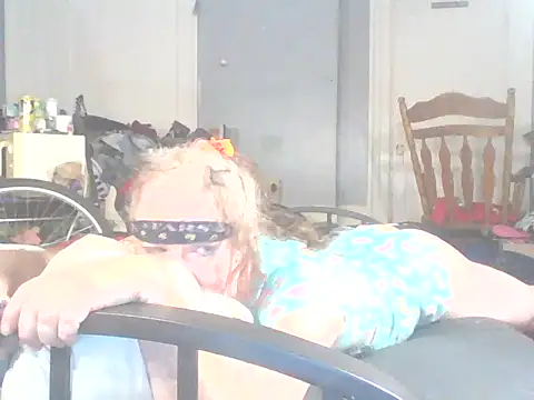 Snapshot of Valarie83 chatting on 02-07-25, 02:50 Valarie83 online show from 02-07-25, 02:50