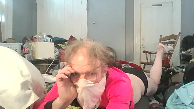 Snapshot of Valarie83 chatting on 02-23-25, 08:44 Valarie83 online show from 02-23-25, 08:44