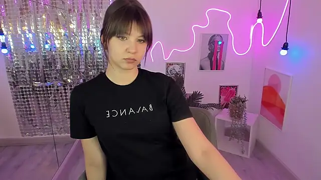 ElizaMild online show from 03-02-25, 07:45