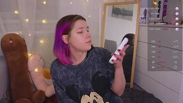 Snapshot of Mira_Falls chatting on 01-09-25, 07:31 Mira Falls online show from 01-09-25, 07:31