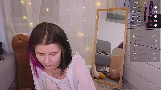 Snapshot of Mira_Falls chatting on 01-10-25, 05:15 Mira Falls online show from 01-10-25, 05:15