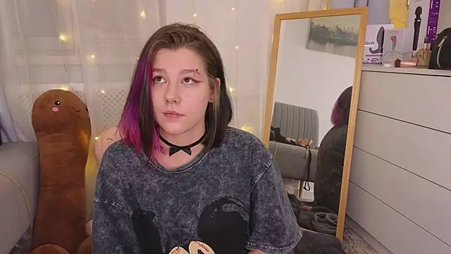 Snapshot of Mira_Falls chatting on 01-15-25, 05:40 Mira Falls online show from 01-15-25, 05:40