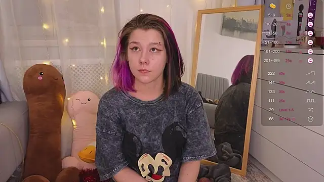 Snapshot of Mira_Falls chatting on 01-15-25, 11:53 Mira Falls online show from 01-15-25, 11:53