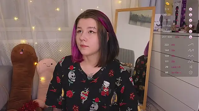 Snapshot of Mira_Falls chatting on 01-18-25, 05:31 Mira Falls online show from 01-18-25, 05:31