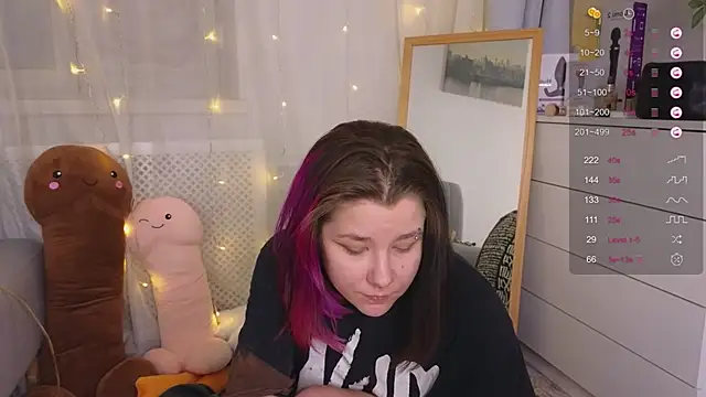 Snapshot of Mira_Falls chatting on 01-21-25, 12:07 Mira Falls online show from 01-21-25, 12:07