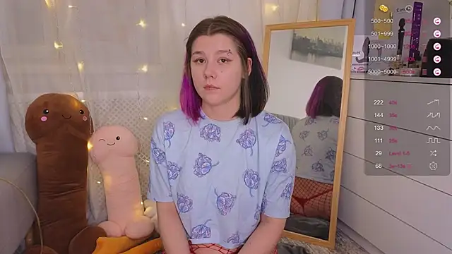 Snapshot of Mira_Falls chatting on 01-22-25, 11:23 Mira Falls online show from 01-22-25, 11:23