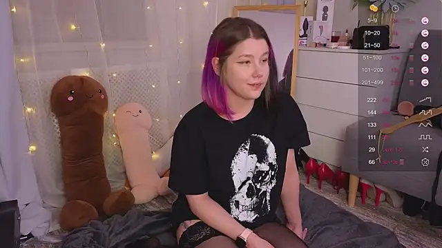 Snapshot of Mira_Falls chatting on 02-03-25, 08:35 Mira Falls online show from 02-03-25, 08:35