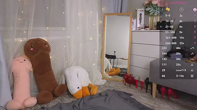 Snapshot of Mira_Falls chatting on 03-06-25, 05:35 Mira Falls online show from 03-06-25, 05:35