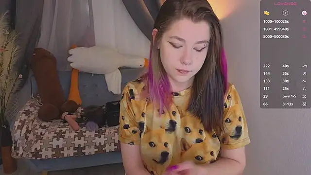 Snapshot of Mira_Falls chatting on 09-12-25, 05:18 Mira Falls online show from 09-12-25, 05:18