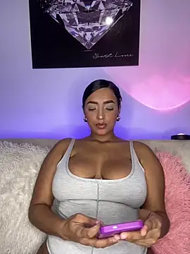 Snapshot of Shantal_Lovee chatting on 01-19-25, 11:21 Shantal Lovee online show from 01-19-25, 11:21