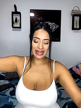 Snapshot of Shantal_Lovee chatting on 10-14-25, 02:01 Shantal Lovee online show from 10-14-25, 02:01