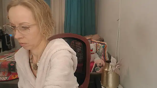 LuxuryNika online show from 04-08-26, 02:39