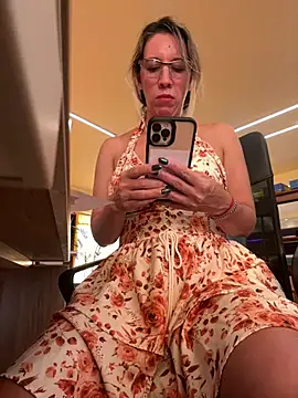 Gatitacarlita online show from 03-13-25, 08:11