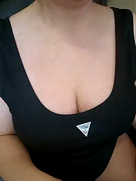 Snapshot of Adivaaa chatting on 03-13-25, 01:07 Adivaaa online show from 03-13-25, 01:07