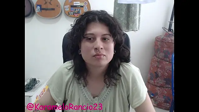 Snapshot of Smoke_trip_Alicia chatting on 02-01-25, 01:09 Smoke trip Alicia online show from 02-01-25, 01:09