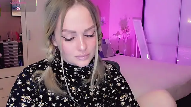 Libby Nora online show from 04-28-26, 09:25