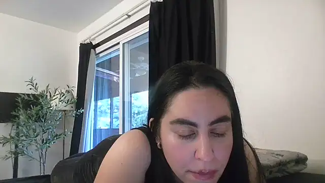 Snapshot of WetFlower69 chatting on 07-20-26, 11:07 WetFlower69 online show from 07-20-26, 11:07