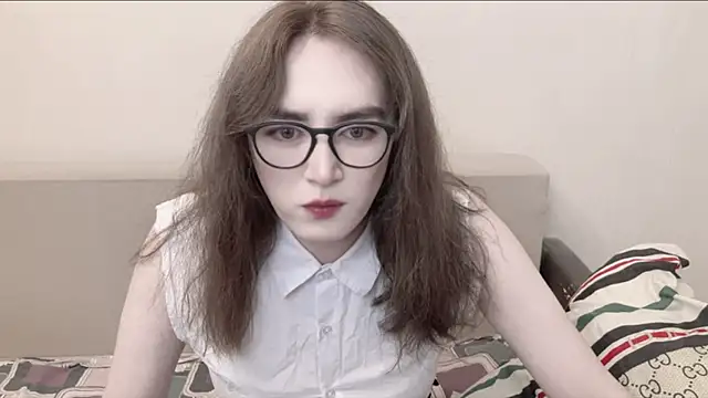 Snapshot of MinniMaksy chatting on 07-12-26, 01:18 MinniMaksy online show from 07-12-26, 01:18