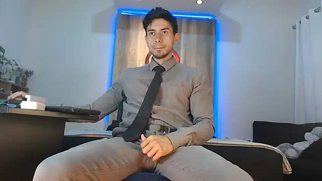 Andrew 4  online show from 11-17-25, 02:17