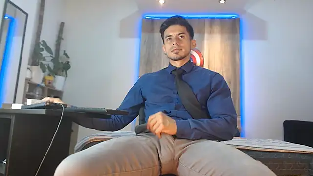 Andrew 4  online show from 02-05-26, 01:54