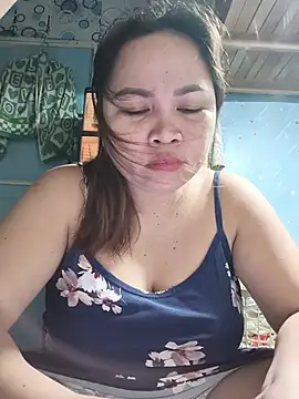 Snapshot of XXLorie_02 chatting on 07-21-26, 01:24 XXLorie 02 online show from 07-21-26, 01:24