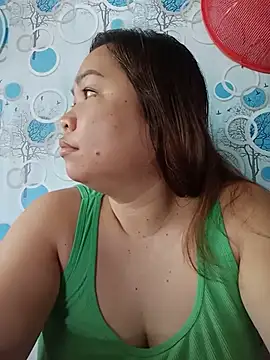 Snapshot of XXLorie_02 chatting on 07-30-26, 12:42 XXLorie 02 online show from 07-30-26, 12:42