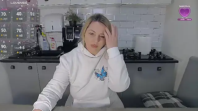 erikaerika online show from 03-04-26, 09:15