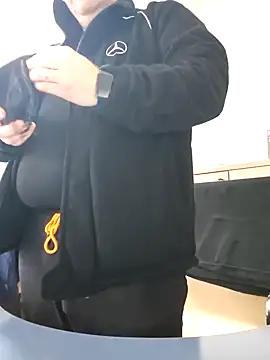 Snapshot of Andrew1900529 chatting on 12-19-24, 07:51 Andrew1900529 online show from 12-19-24, 07:51