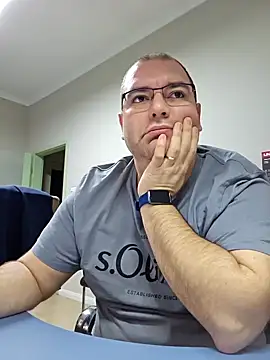 Snapshot of Andrew1900529 chatting on 01-21-25, 06:00 Andrew1900529 online show from 01-21-25, 06:00