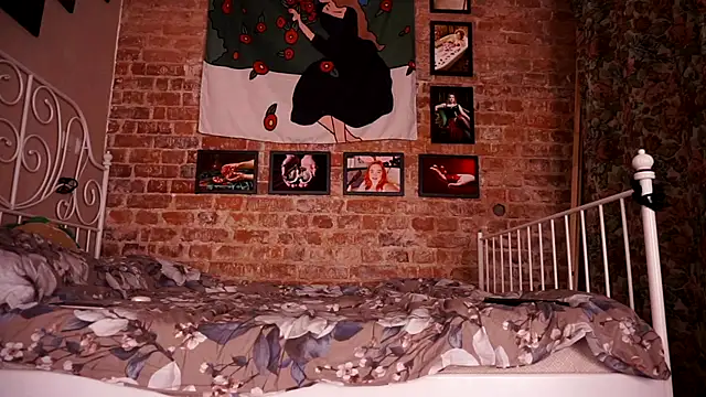 Evelively online show from 10-24-25, 03:14