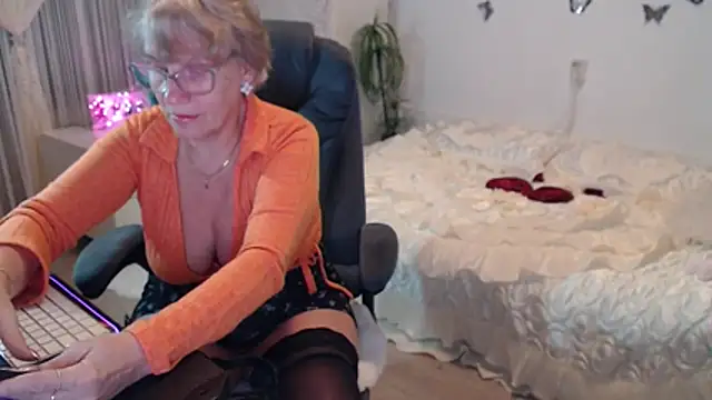 Ghertrude52 online show from 10-24-25, 03:14