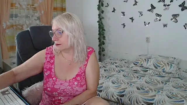Snapshot of Ghertrude52 chatting on 07-07-26, 05:10 Ghertrude52 online show from 07-07-26, 05:10