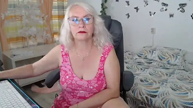 Snapshot of Ghertrude52 chatting on 07-07-26, 06:47 Ghertrude52 online show from 07-07-26, 06:47