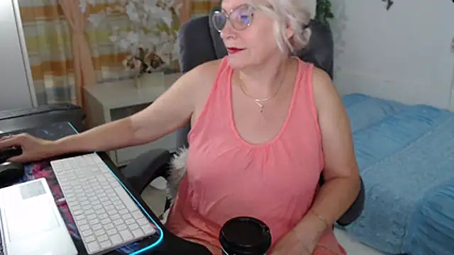 Snapshot of Ghertrude52 chatting on 07-11-26, 04:48 Ghertrude52 online show from 07-11-26, 04:48