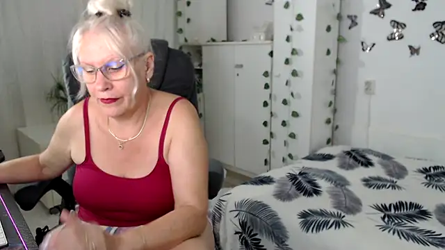 Snapshot of Ghertrude52 chatting on 07-30-26, 04:11 Ghertrude52 online show from 07-30-26, 04:11