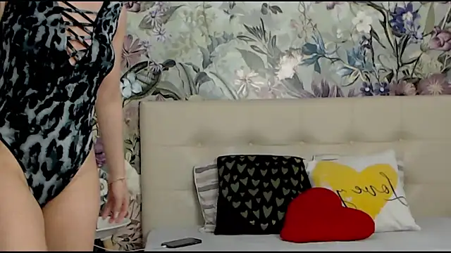 RoseDiamond06 online show from 02-13-25, 01:59