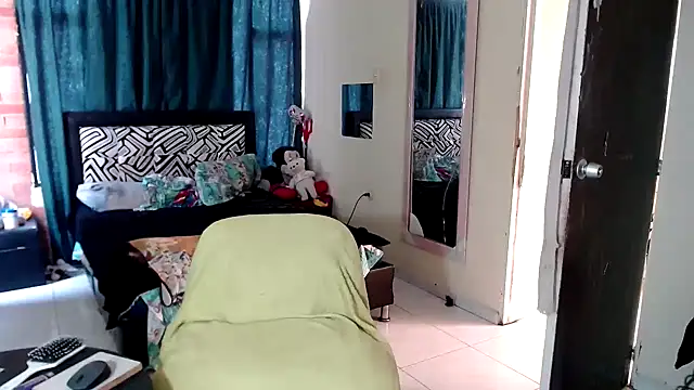 Sashaferrari2000 online show from 02-04-26, 05:30