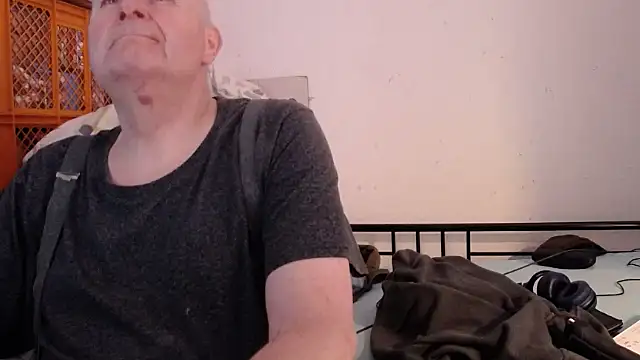 Vandrino online show from 04-19-26, 06:32