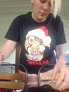 PinkTheHawk online show from 11-14-25, 01:04