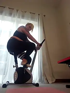 PinkTheHawk online show from 01-11-26, 10:26