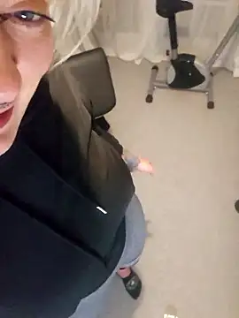 PinkTheHawk online show from 01-13-26, 10:42