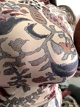 emma tour online show from 11-15-25, 01:40