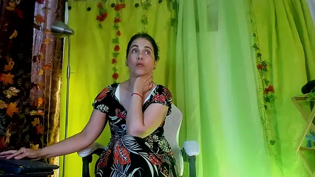 girasol walton online show from 06-28-26, 04:35