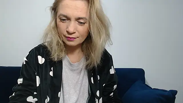 Snapshot of MysticCreature chatting on 12-30-24, 05:15 MysticCreature online show from 12-30-24, 05:15