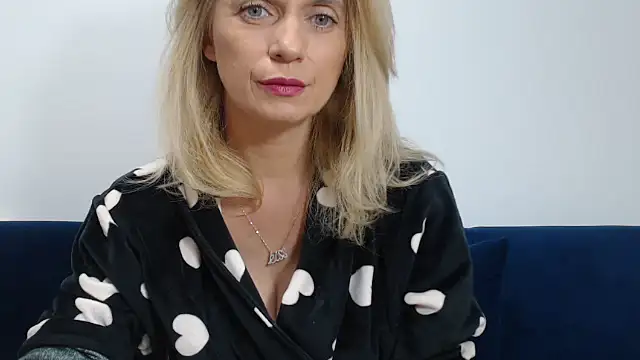 Snapshot of MysticCreature chatting on 09-23-25, 04:37 MysticCreature online show from 09-23-25, 04:37